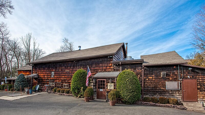 Outdoor view of restaurant